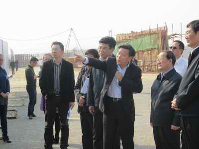 江西省省长鹿心社莅临小微工业园项目部指导事情